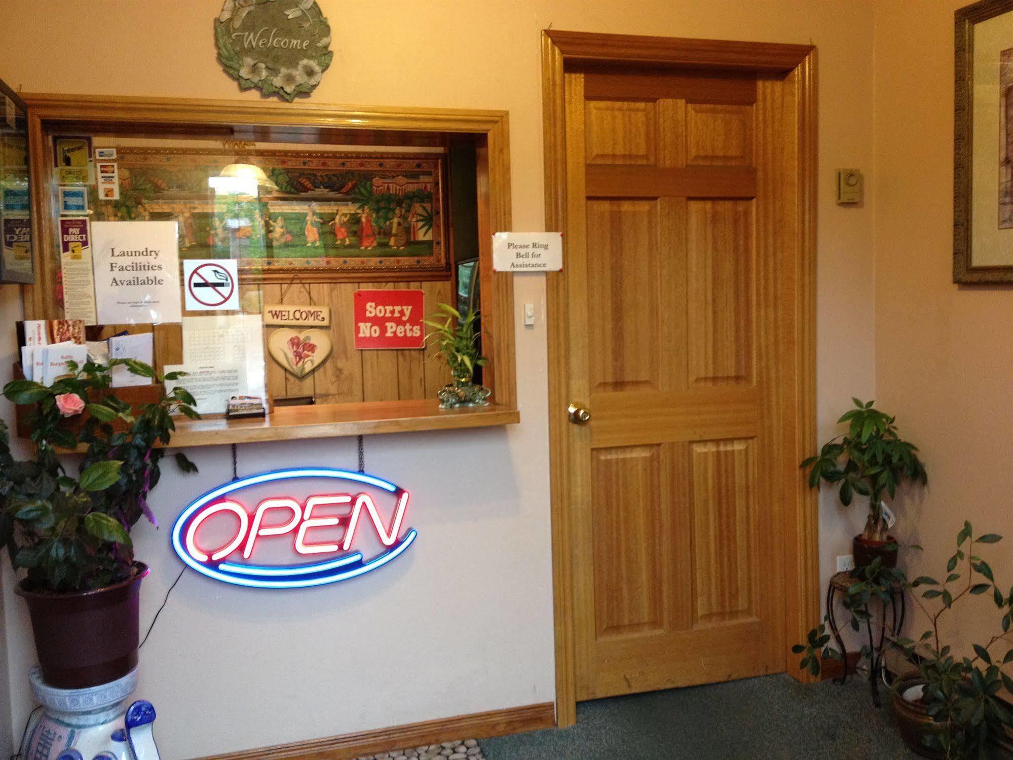 Cedar Springs Motel Acton Экстерьер фото